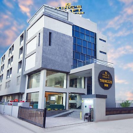 Kings Kraft Tremezzo Inn, Somnāth المظهر الخارجي الصورة