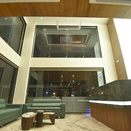 Kings Kraft Tremezzo Inn, Somnāth المظهر الخارجي الصورة