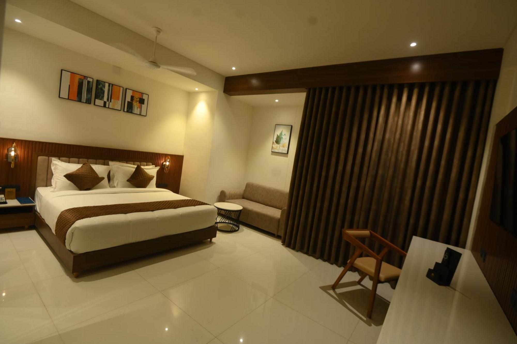 Kings Kraft Tremezzo Inn, Somnāth المظهر الخارجي الصورة