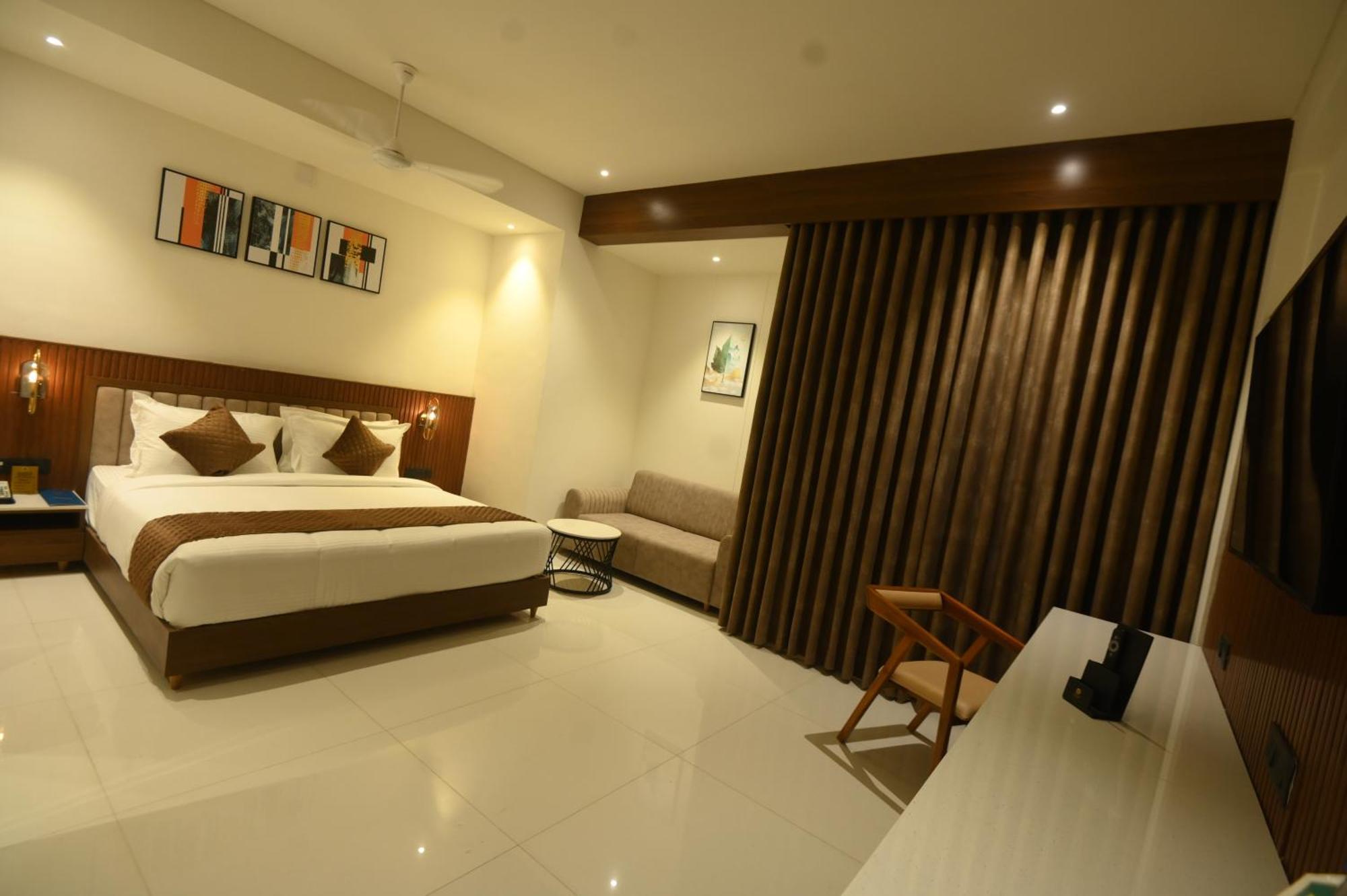 Kings Kraft Tremezzo Inn, Somnāth المظهر الخارجي الصورة