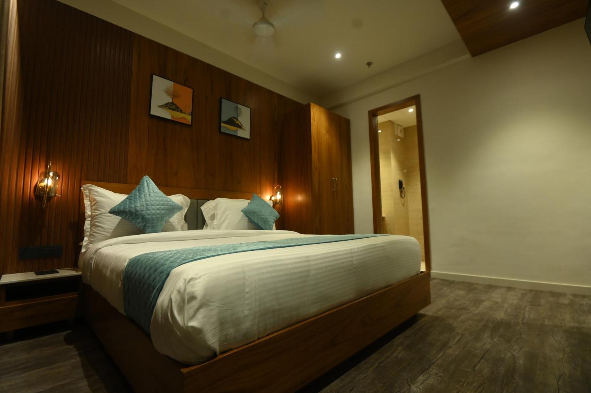 Kings Kraft Tremezzo Inn, Somnāth المظهر الخارجي الصورة